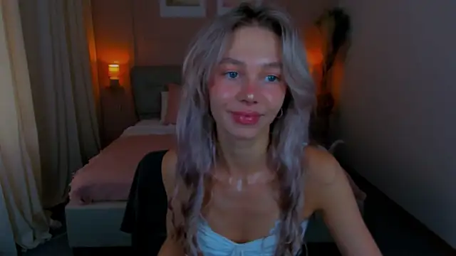 Snapshot of LuluAlis chatting on 07-08-26, 02:43 LuluAlis online show from 07-08-26, 02:43