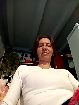 Snapshot of Tania9876 chatting on 05-18-26, 07:09 Tania9876 online show from 05-18-26, 07:09