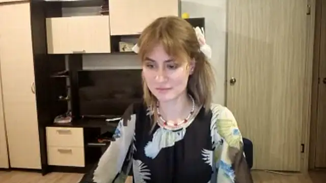 ElenoreHolguin online show from 04-11-26, 04:22