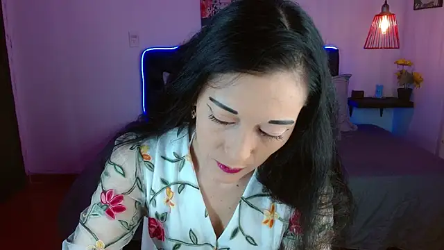 Mylu xx online show from 05-25-26, 01:39