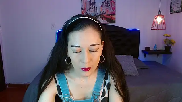 Mylu xx online show from 05-26-26, 01:40