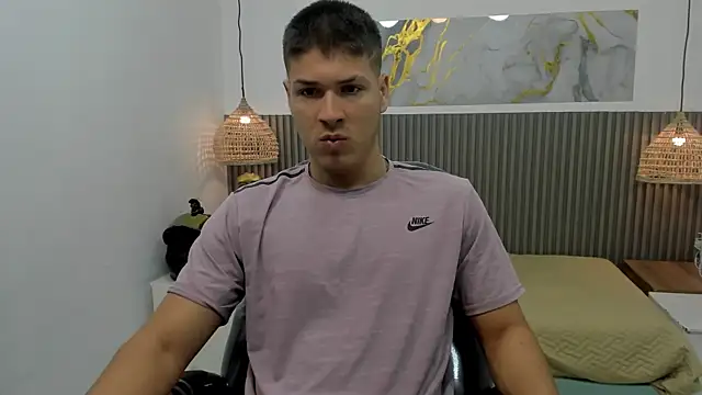 AlessandroFranco online show from 04-15-26, 02:02