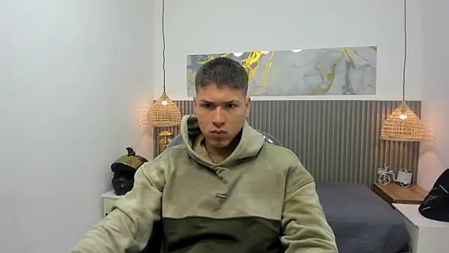AlessandroFranco online show from 05-04-26, 01:18