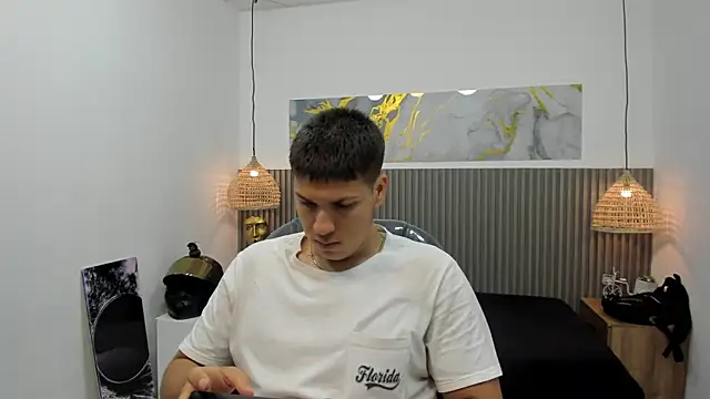 AlessandroFranco online show from 05-15-26, 01:40