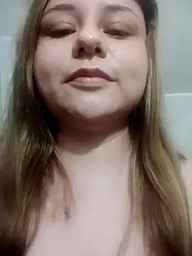 Snapshot of jennyyhottt chatting on 07-17-26, 10:22 jennyyhottt online show from 07-17-26, 10:22
