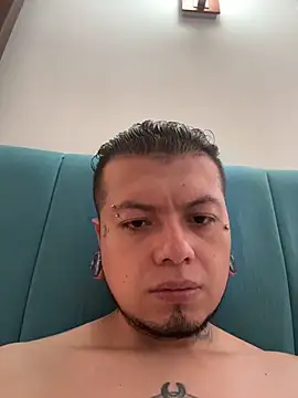 Juan Hernadez27 online show from 03-10-26, 06:24