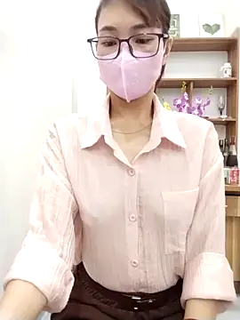 Mai phuong online show from 04-25-26, 12:13