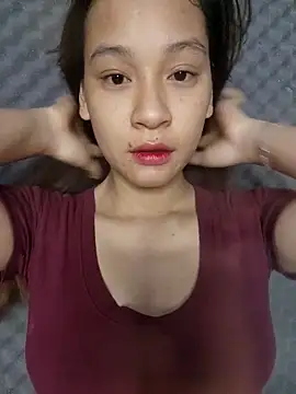 Snapshot of -Hicici- chatting on 06-21-26, 12:35 -Hicici- online show from 06-21-26, 12:35