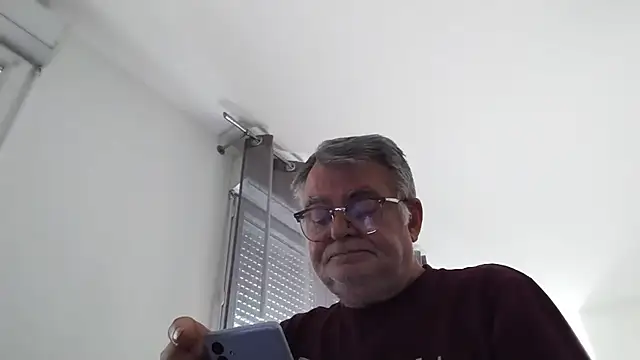 Snapshot of oura chatting on 05-12-26, 06:54 oura online show from 05-12-26, 06:54