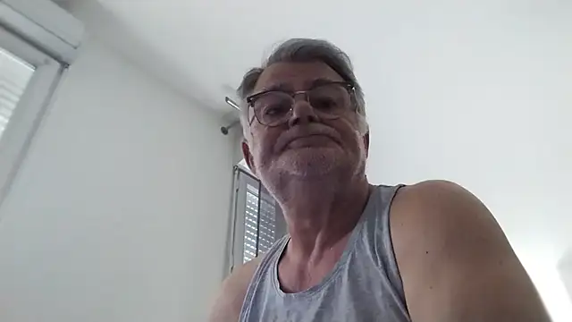 Snapshot of oura chatting on 05-15-26, 07:04 oura online show from 05-15-26, 07:04
