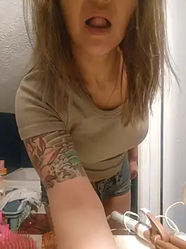 NicolePearl online show from 04-25-26, 08:06