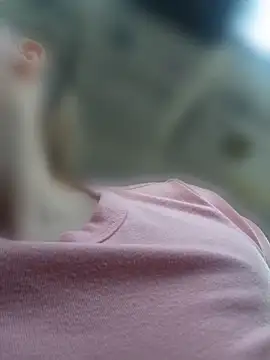 Snapshot of NicolePearl chatting on 06-18-26, 01:59 NicolePearl online show from 06-18-26, 01:59