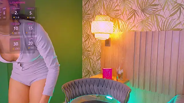 EmmaCollins01 online show from 04-18-26, 04:11