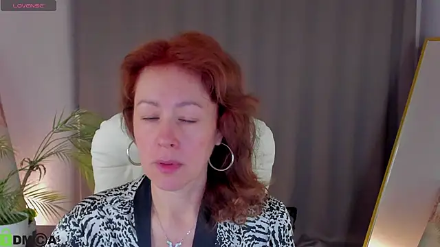 LeticiaRomano online show from 04-15-26, 03:57