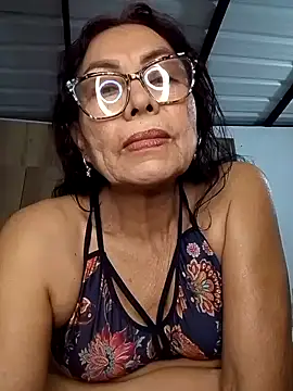 Snapshot of HOT_LATINA20 chatting on 06-25-26, 02:33 HOT LATINA20 online show from 06-25-26, 02:33