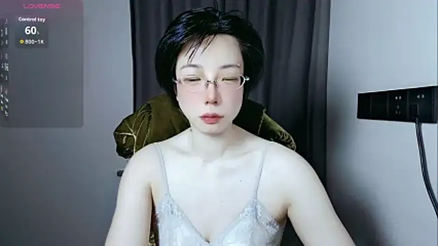 lin lin 520 520 online show from 05-18-26, 04:02