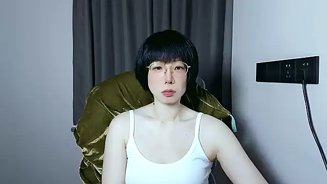 lin lin 520 520 online show from 05-26-26, 03:41