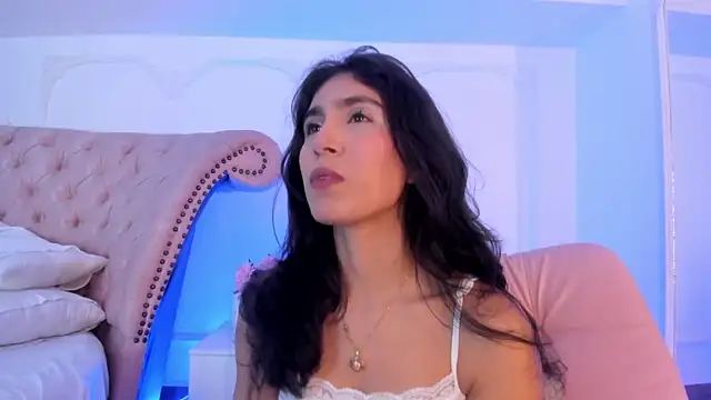 LucianaBlanco  online show from 04-05-26, 03:20