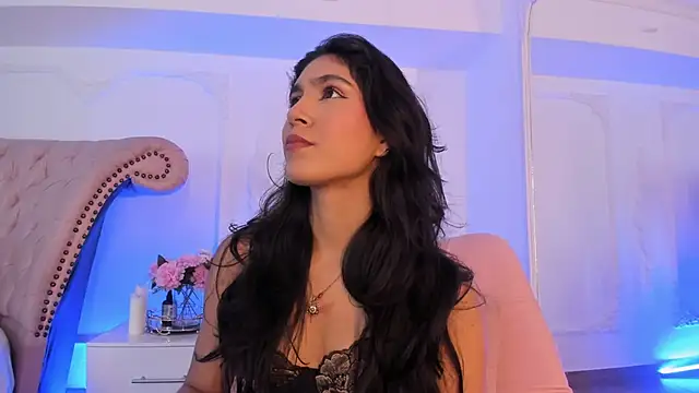 LucianaBlanco  online show from 04-11-26, 08:35