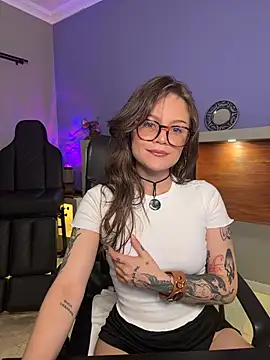 Snapshot of Tallulah_Kinky chatting on 05-08-26, 05:18 Tallulah Kinky online show from 05-08-26, 05:18