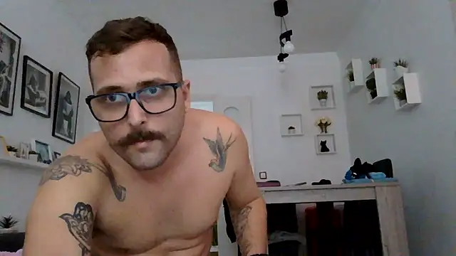 Snapshot of yanick931 chatting on 06-10-26, 12:59 yanick931 online show from 06-10-26, 12:59
