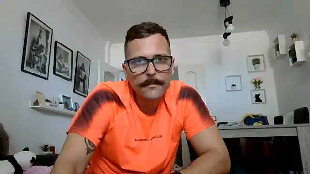 Snapshot of yanick931 chatting on 06-14-26, 04:42 yanick931 online show from 06-14-26, 04:42