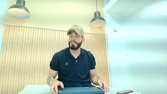 JEAN LEWIS2 online show from 03-18-26, 08:01