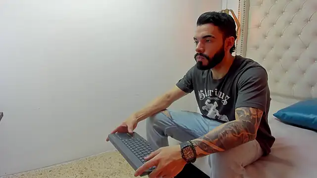 JEAN LEWIS2 online show from 04-20-26, 07:48