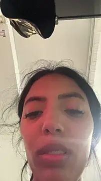 sylphiee  online show from 04-06-26, 04:08