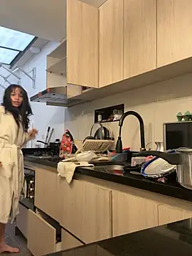 Snapshot of kitticam chatting on 06-22-26, 04:04 kitticam online show from 06-22-26, 04:04
