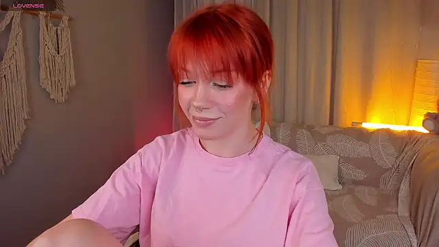 lisa sunny  online show from 04-25-26, 04:59