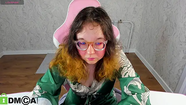 Aleks-caster online show from 05-10-26, 01:11
