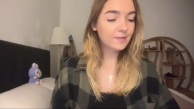RoxyWet online show from 06-14-26, 01:24