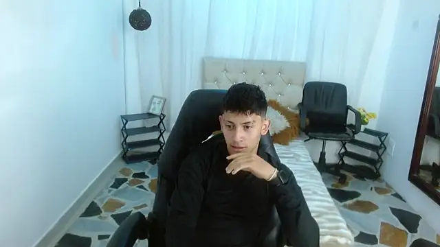 Kei 23 online show from 04-15-26, 01:40