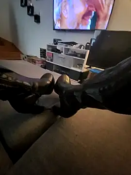 bootslove1 online show from 04-03-26, 09:51