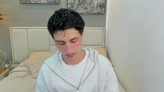 Snapshot of thom_ames chatting on 05-29-26, 12:03 thom ames online show from 05-29-26, 12:03