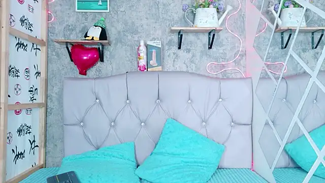 Sophia xoxo1 online show from 03-19-26, 02:43