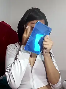 KarolaMendez online show from 05-03-26, 05:41