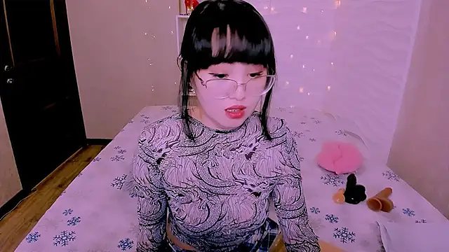 Akiko Yun online show from 02-03-26, 11:37