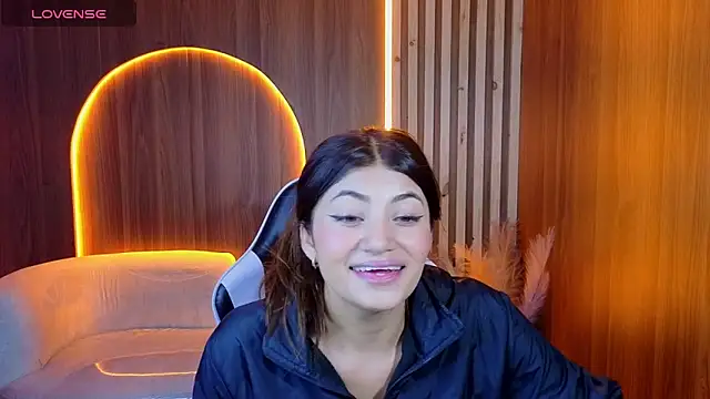 Lia queen tx online show from 06-06-26, 03:11