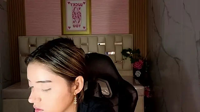 veronicaa s online show from 06-18-26, 08:02