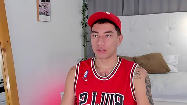 Thiago 2003  online show from 06-01-26, 12:29