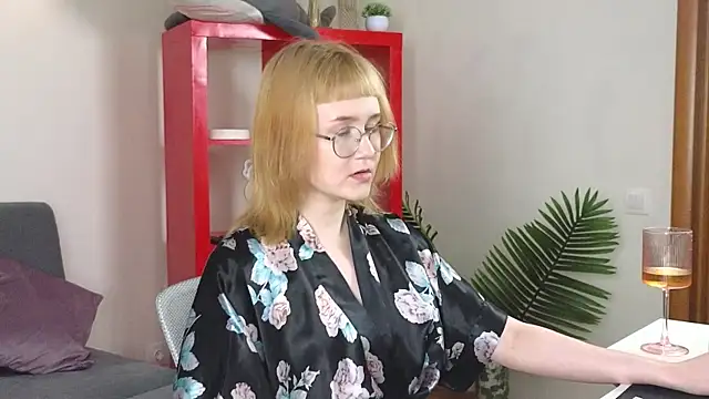 TheaQuill online show from 05-01-26, 05:17