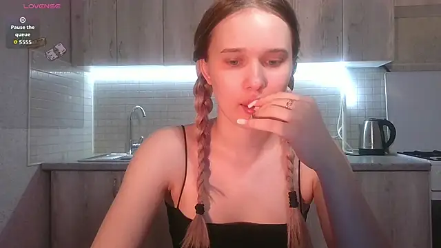 Alice Pleasance online show from 06-11-26, 06:39