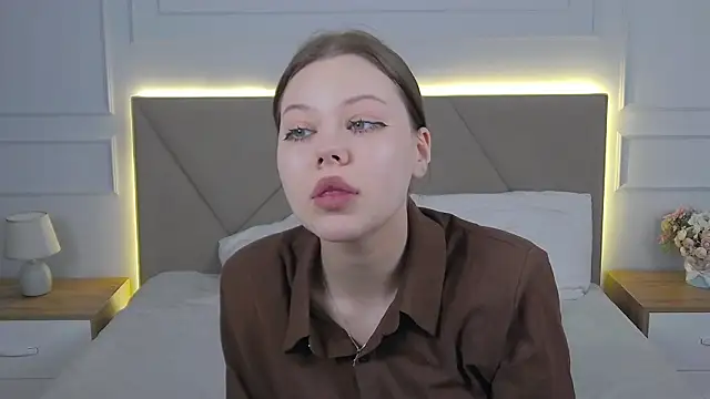 Sophie Rays online show from 03-12-26, 01:50