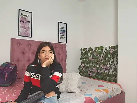 Snapshot of Sweet_Scarlett_ chatting on 05-06-26, 01:38 Sweet Scarlett online show from 05-06-26, 01:38