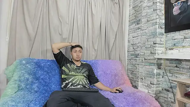 NoahAndBunny online show from 05-11-26, 02:45