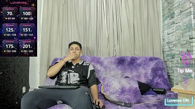 NoahAndBunny online show from 06-30-26, 11:33