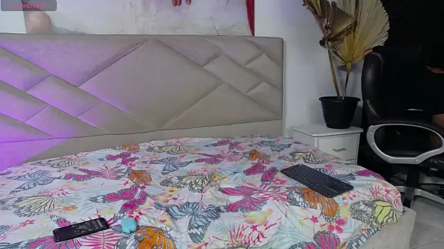 DestiinyBlack online show from 04-21-26, 02:01