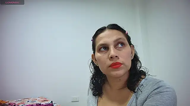 carlaantonellii online show from 06-25-26, 03:39